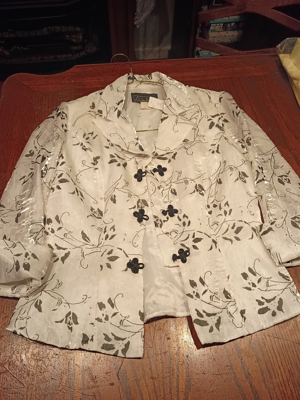 Alex Evenings White  Floral Embroidered Blazer Jackets.